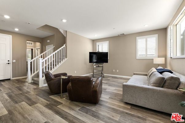 Interior, Living room, Recessed Lighting, Wood Texture Flooring