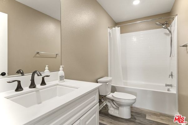 Bathroom, Interior, Recessed Lighting, Wood Texture Flooring