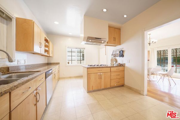 Chandelier, Dining room, Interior, Kitchen, Recessed Lighting, Wood Texture Flooring