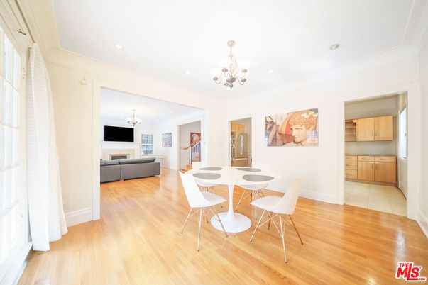 Chandelier, Dining room, Interior, Recessed Lighting, Wood Texture Flooring