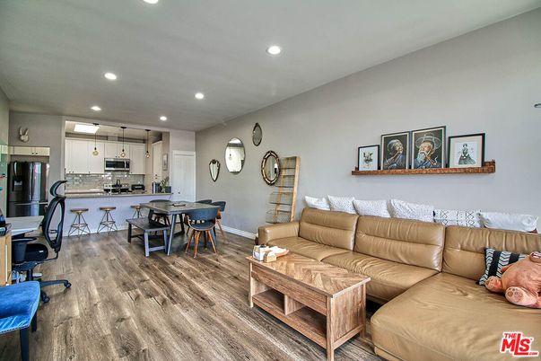 Dining room, Interior, Kitchen, Living room, Pendant Lights, Recessed Lighting, Wood Texture Flooring