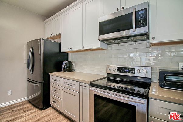 Interior, Kitchen, Stainless Steel Appliances, Wood Texture Flooring