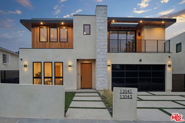 Attached, Exterior, Facade, Modern