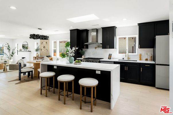 Dining room, Interior, Kitchen, Pendant Lights, Recessed Lighting, Wood Texture Flooring