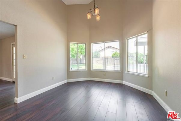 Empty room, Interior, Pendant Lights, Wood Texture Flooring