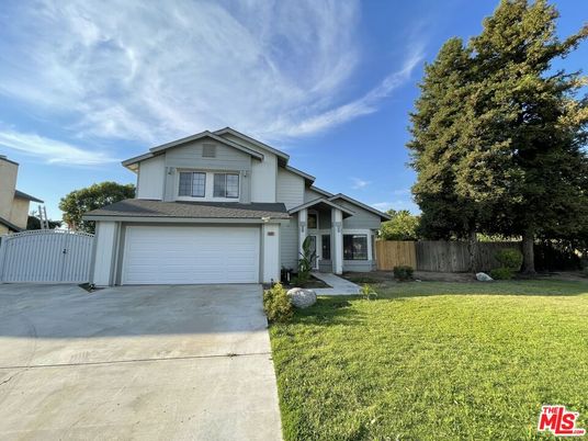 Attached, Backyard, Exterior, Facade, American Craftsman