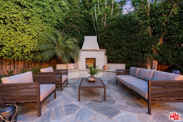 Exterior, Fireplace