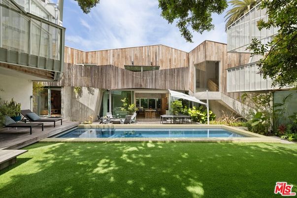 Backyard, Exterior, Pool