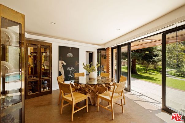 Dining room, Interior, Recessed Lighting