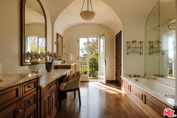 Bathroom, Interior, Pendant Lights, Wood Texture Flooring