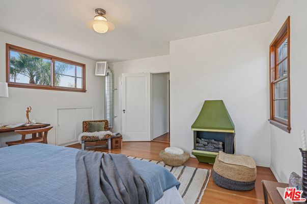 Bedroom, Fireplace, Interior, Wood Texture Flooring