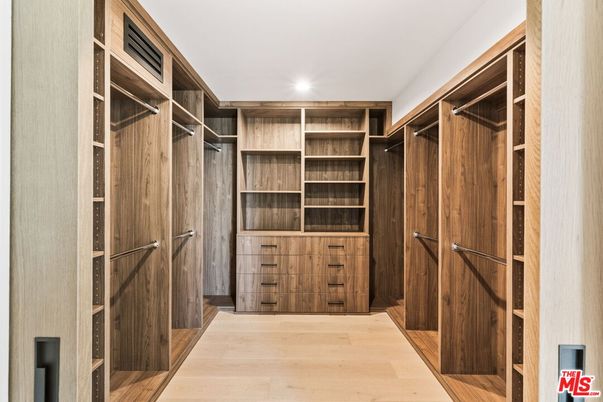 Interior, Recessed Lighting, Walk-in Closets, Wood Texture Flooring