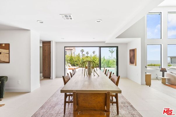 Dining room, Interior, Recessed Lighting, Water