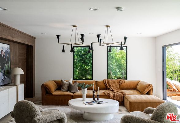 Interior, Living room, Pendant Lights, Recessed Lighting