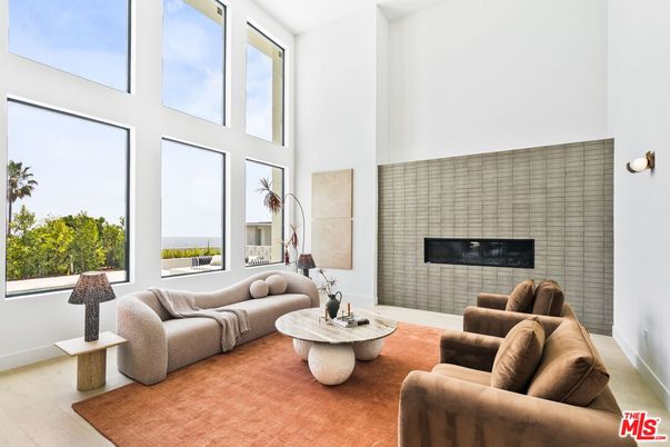 Fireplace, Interior, Living room, Water