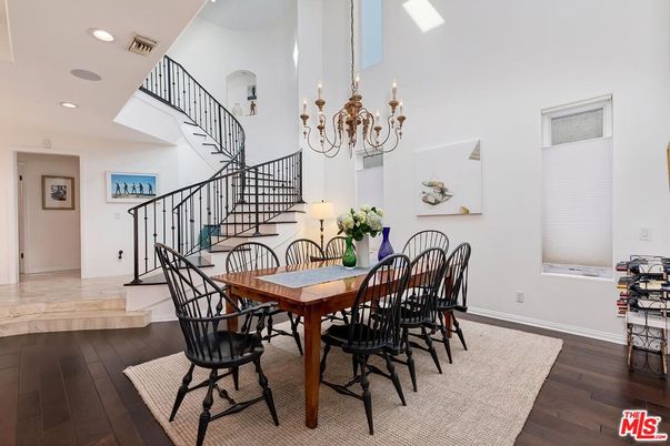 Chandelier, Dining room, Interior, Recessed Lighting, Wood Texture Flooring