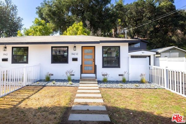 Exterior, Facade, Ranch
