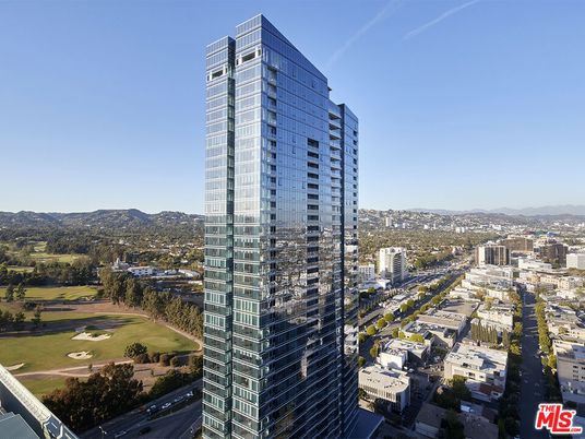 Exterior, Facade, Highrise