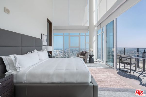 Bedroom, Interior, Water