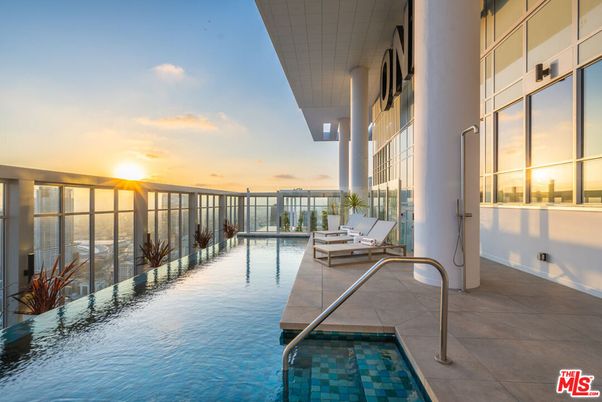 Exterior, Pool, Water