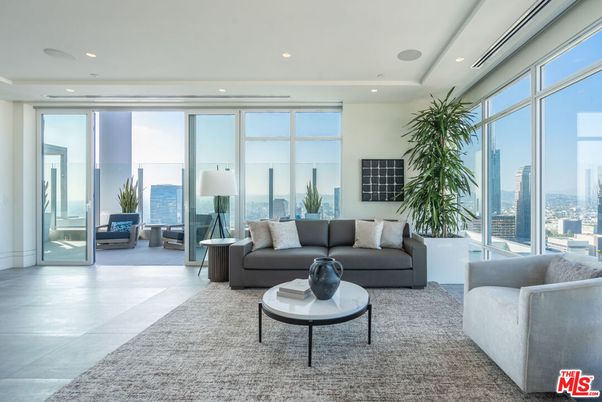 Interior, Living room, Recessed Lighting, Water