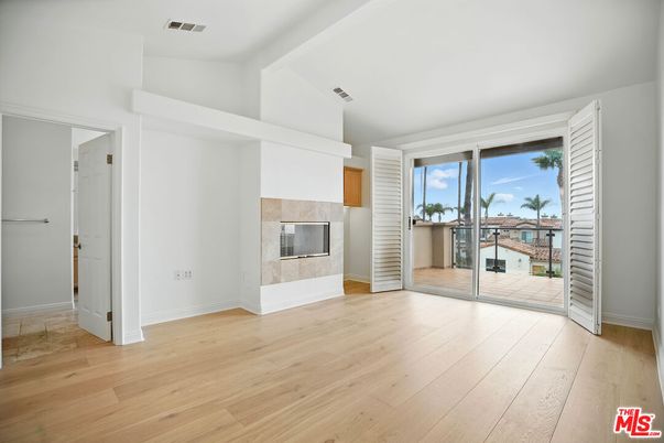Empty room, Fireplace, Interior, Wood Texture Flooring