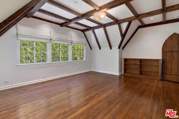 Empty room, Interior, Recessed Lighting, Wooden Beams, Wood Texture Flooring
