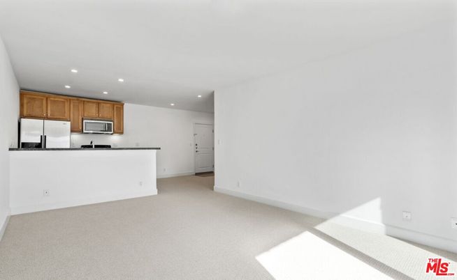 Empty room, Interior, Kitchen, Recessed Lighting