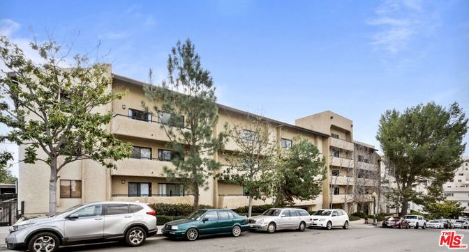 Exterior, Facade, Condo Building
