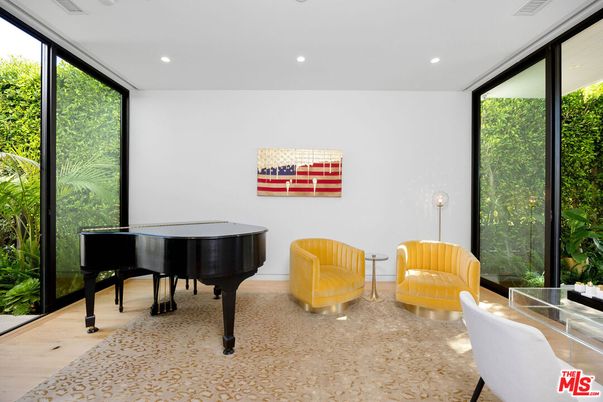 Interior, Piano, Recessed Lighting, Wood Texture Flooring