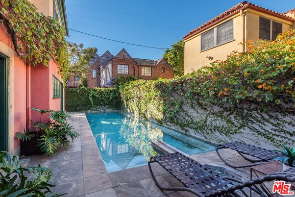 Exterior, Pool