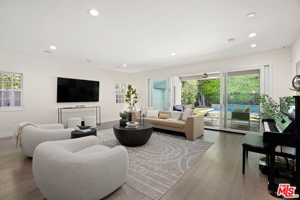 Interior, Living room, Piano, Recessed Lighting, Wood Texture Flooring
