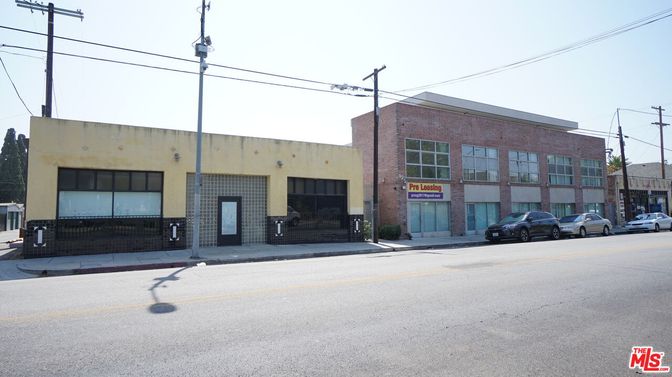 Exterior, Facade, Brick Facade, Condo Building