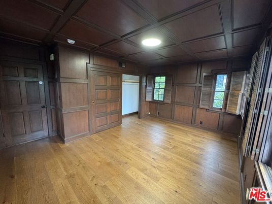 Empty room, Interior, Recessed Lighting, Wood Texture Flooring, Wooden Walls