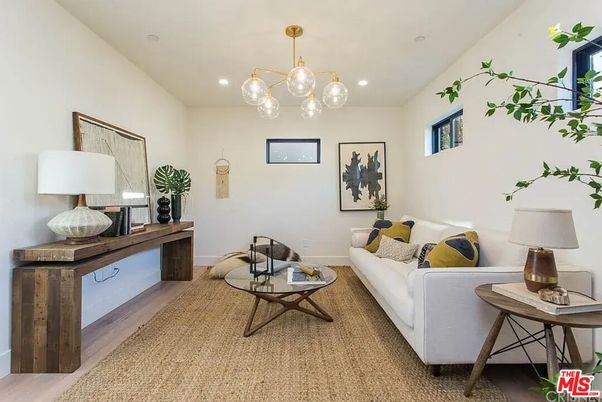 Interior, Living room, Pendant Lights, Recessed Lighting, Wood Texture Flooring