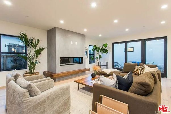 Fireplace, Interior, Living room, Recessed Lighting