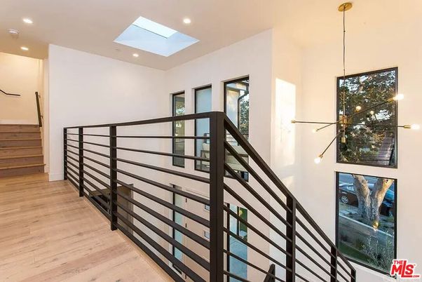 Interior, Pendant Lights, Recessed Lighting, Wood Texture Flooring