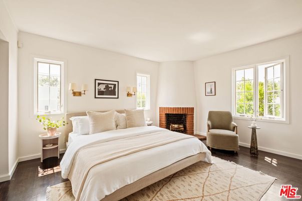 Bedroom, Fireplace, Interior, Wood Texture Flooring