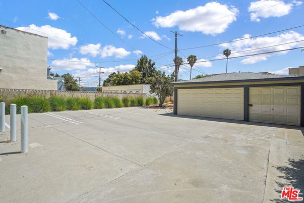 Detached Garage, Exterior