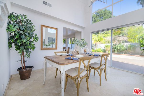 Dining room, Interior