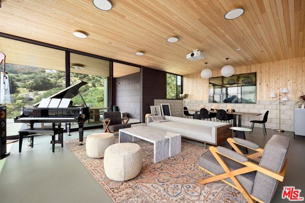 Interior, Living room, Pendant Lights, Piano, Recessed Lighting, Wooden Ceilings, Wooden Walls
