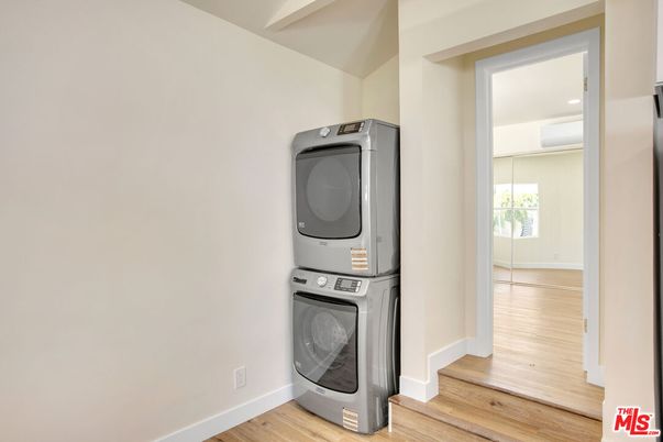 Interior, Recessed Lighting, Utility Closets, Washer, Wood Texture Flooring