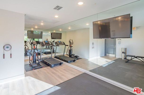 Fitness Equipment, Interior, Recessed Lighting, Wood Texture Flooring