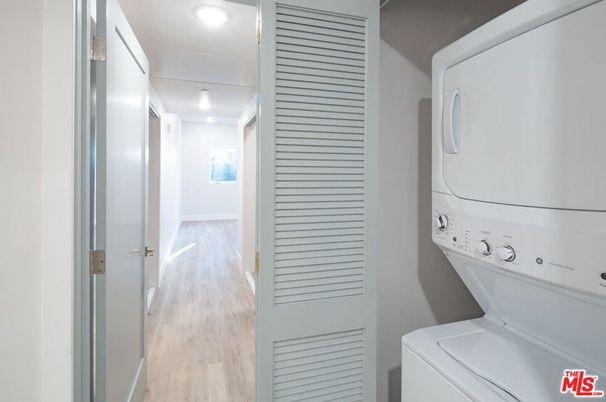Interior, Recessed Lighting, Utility Closets, Washer, Wood Texture Flooring