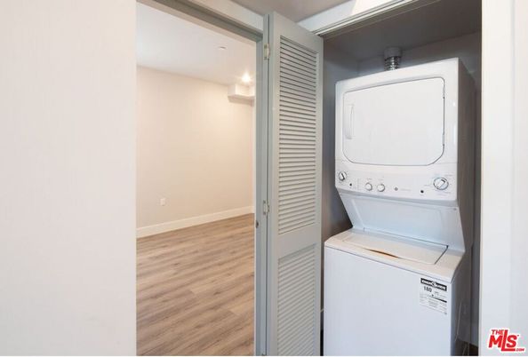 Interior, Recessed Lighting, Utility Closets, Washer, Wood Texture Flooring