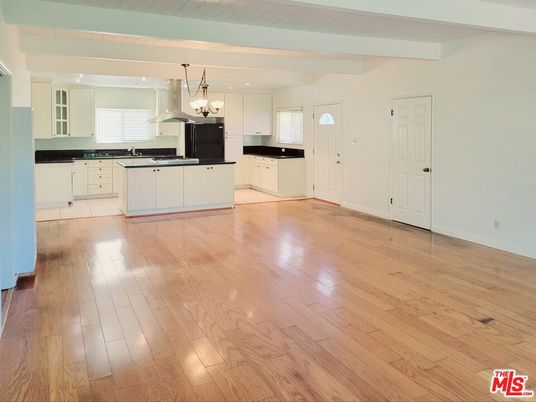 Interior, Kitchen, Pendant Lights, Wood Texture Flooring