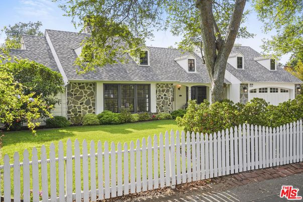 Attached, Backyard, Exterior, Facade, Cape Cod