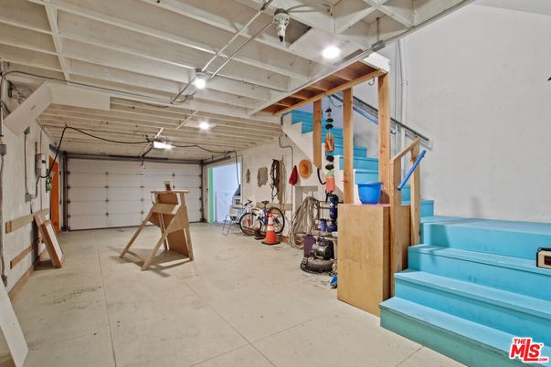 Garage, Interior