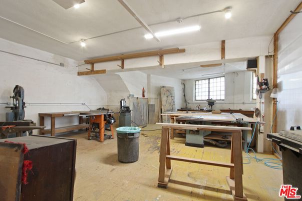 Game Room, Interior
