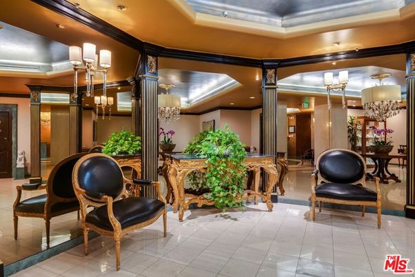 Chandelier, Dining room, Interior, Recessed Lighting